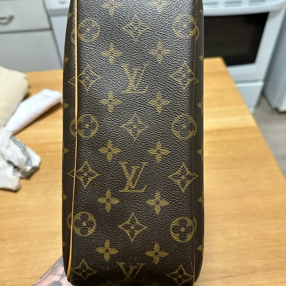 LOUIS VUITTON Monogram Trouville Bag - Picture 3 of 12